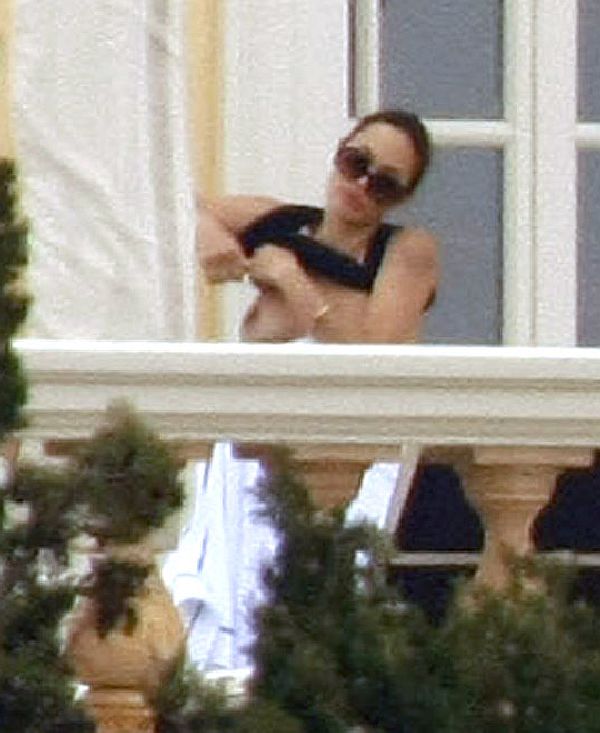 Cannes Beach Nudity - Angelina Jolie Topless In Cannes - Taxi Driver Movie