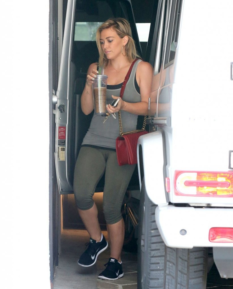 Hilary Duff Cameltoe and Ready for her Workout Taxi Driver Movie