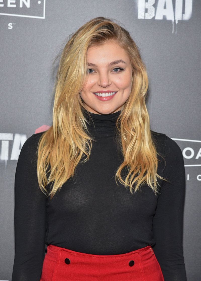 Rachel Hilbert Braless in Slightly See Through Turtleneck - Taxi Driver  Movie