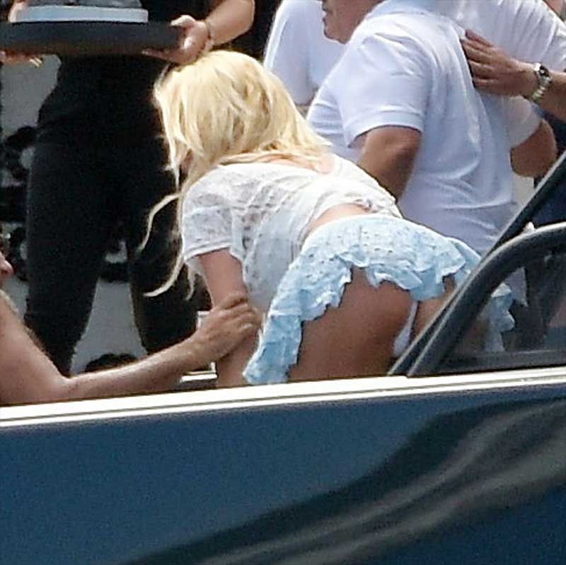 Victoria Silvstedt White Pantie Upskirt Exiting A Boat Taxi Driver Movie